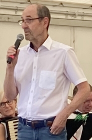 Dirigent und Moderator